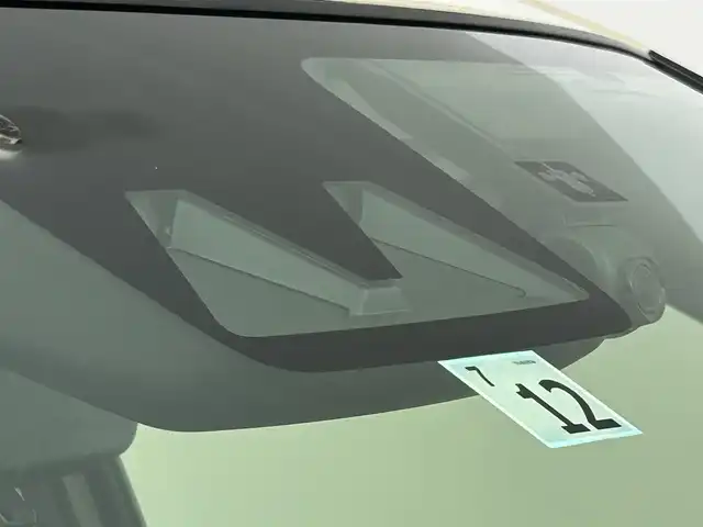 トヨタ ライズ Z 道央・札幌 2022(令4)年 2.6万km ナチュラルベージュマイカM ・４WD/・DOPメモリーナビ（NMZK-W73D）/　CD/DVD/SD/USB/BT/フルセグTV/・ステアリングスイッチ/・パノラミックビューモニター/・ビルトインETC /・ドライブレコーダー前後/・純正エンジンスターター/・ワイヤレス充電/・衝突被害軽減ブレーキ/・クリアランスソナー/・アダプティブクルーズコントロール/・アイドリングストップ/・ブレーキホールド/・横滑り防止防止装置/・オートライト/・LEDヘッドライト＆フォグランプ/・ウィンカーミラー/・オートリトラクタブルミラー/・D+N席シートヒーター/・純正１７インチAW/・純正フロアマット/・プッシュスタート/・スマートキー