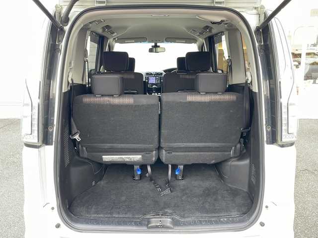 日産 セレナ HWS S HV Vセレ +Sefty 山口県 2015(平27)年 8万km ブリリアントホワイトパール (株)IDOMが運営する【じしゃロン宇部店】の自社ローン専用車両になります。こちらは現金またはオートローンご利用時の価格です。自社ローンご希望の方は別途その旨お申付け下さい。/純正ナビ(MM514D-L)　/全方位カメラ　/クルーズコントロール　/純正フロアマット　/社外アルミホイール　/横滑り防止装置　/レーンキープアシスト　/コーナーセンサー　/ＬＥＤヘッドライト　/衝突軽減システム　/ＥＴＣ