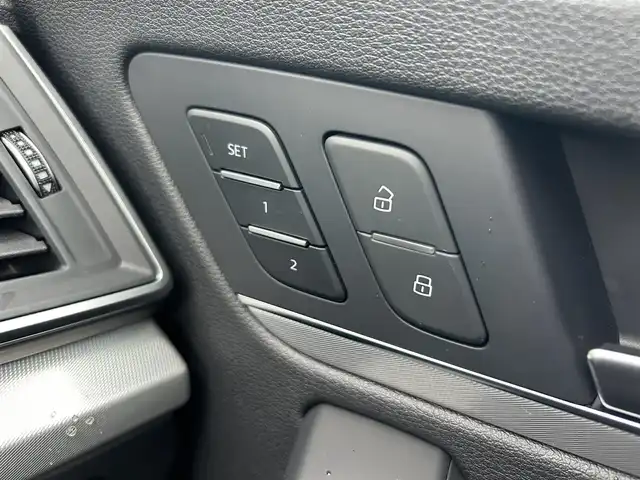 アウディ Ｑ５ TDI 1stエディション ブラックスタイリング 石川県 2019(令1)年 3.6万km パール 限定250台/アシスタンスパッケージ/マトリクスLEDヘッドライト/専用２０インチAW/ブラックスタイリング/バーチャルコックピット/ブラックレザー/前後シートヒーター/パワーシート/純正ナビ/フルセグ/３６０カメラ/ETC/ACC/パワーバックドア/前後ドラレコ