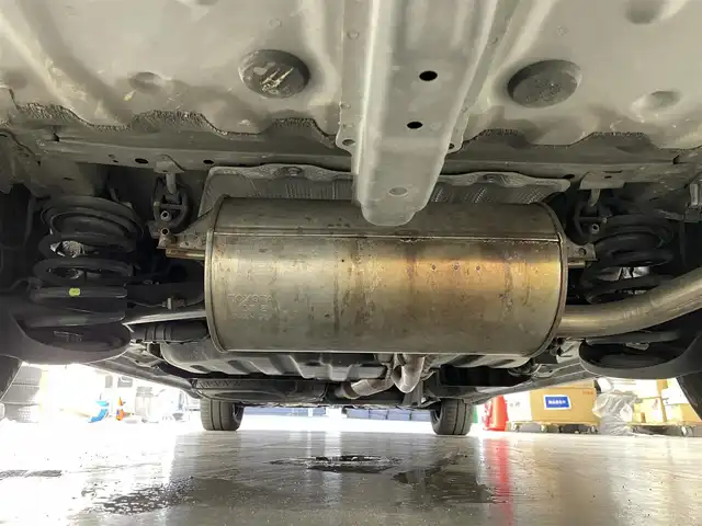 トヨタ ノア X スペシャルエディション 滋賀県 2013(平25)年 9.2万km グレーメタリック 純正ナビ/【Bluetooth/フルセグTV/CD/DVD】/純正フリップダウンモニター/ETC/バックカメラ/両側パワースライドドア/HIDヘッドライト/オートライト/ステアリングスイッチ/スマートキー