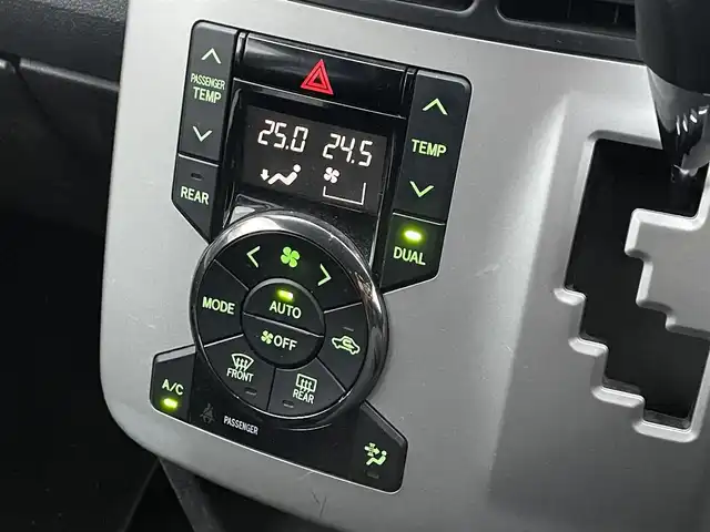 トヨタ ノア X スペシャルエディション 滋賀県 2013(平25)年 9.2万km グレーメタリック 純正ナビ/【Bluetooth/フルセグTV/CD/DVD】/純正フリップダウンモニター/ETC/バックカメラ/両側パワースライドドア/HIDヘッドライト/オートライト/ステアリングスイッチ/スマートキー