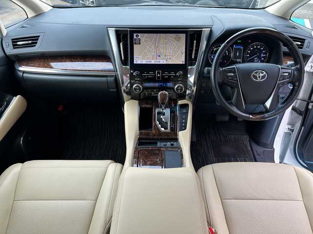 トヨタ アルファードハイブリット G Fパッケージ 広島県 2021(令3)年 4万km ホワイトパールクリスタルシャイン 禁煙/トヨタセーフティセンス/・プリクラッシュセーフティ/・LDA/・オートマチックハイビーム/・レーダークルーズコントロール/・先行車発進お知らせ/クリアランスソナー/BSM/RCTA/デジタルインナーミラー/JBLプレミアムサウンド/メーカーナビ/・フルセグ/CD/DVD/Bluetooth/パノラミックビューモニター/ステアリングヒーター/ステアリングスイッチ/シートヒーター/ベンチレーション/パワーシート/シートメモリー/電動パーキングブレーキ/ブレーキホールド/3眼LEDヘッドライト/フォグランプ/電動格納ウィンカーミラー/AC1500W電源/前後ドライブレコーダー（DC-DR652）/ETC2.0/純正フロアマット/W+サイド+カーテンエアバック