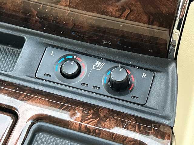 トヨタ アルファードハイブリット G Fパッケージ 広島県 2021(令3)年 4万km ホワイトパールクリスタルシャイン 禁煙/トヨタセーフティセンス/・プリクラッシュセーフティ/・LDA/・オートマチックハイビーム/・レーダークルーズコントロール/・先行車発進お知らせ/クリアランスソナー/BSM/RCTA/デジタルインナーミラー/JBLプレミアムサウンド/メーカーナビ/・フルセグ/CD/DVD/Bluetooth/パノラミックビューモニター/ステアリングヒーター/ステアリングスイッチ/シートヒーター/ベンチレーション/パワーシート/シートメモリー/電動パーキングブレーキ/ブレーキホールド/3眼LEDヘッドライト/フォグランプ/電動格納ウィンカーミラー/AC1500W電源/前後ドライブレコーダー（DC-DR652）/ETC2.0/純正フロアマット/W+サイド+カーテンエアバック