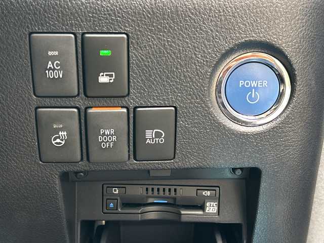 トヨタ アルファードハイブリット G Fパッケージ 広島県 2021(令3)年 4万km ホワイトパールクリスタルシャイン 禁煙/トヨタセーフティセンス/・プリクラッシュセーフティ/・LDA/・オートマチックハイビーム/・レーダークルーズコントロール/・先行車発進お知らせ/クリアランスソナー/BSM/RCTA/デジタルインナーミラー/JBLプレミアムサウンド/メーカーナビ/・フルセグ/CD/DVD/Bluetooth/パノラミックビューモニター/ステアリングヒーター/ステアリングスイッチ/シートヒーター/ベンチレーション/パワーシート/シートメモリー/電動パーキングブレーキ/ブレーキホールド/3眼LEDヘッドライト/フォグランプ/電動格納ウィンカーミラー/AC1500W電源/前後ドライブレコーダー（DC-DR652）/ETC2.0/純正フロアマット/W+サイド+カーテンエアバック