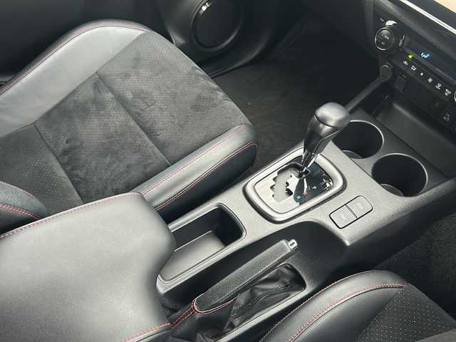 トヨタ ハイラックス Z GRスポーツ 岐阜県 2022(令4)年 3.4万km アティチュードブラックマイカ ワンオーナー/純正ナビ/Bluetooth/AM/FM/USB/Miracast/バックカメラ/ETC/パドルシフト/アダプティブクルーズコントロール/前後ドライブレコーダー/ハーフレザーシート/プッシュスタート/スマートキー/パワーシート(前席)/オートライト/オートエアコン/横滑り防止装置/プリクラッシュセーフティー/クリアランスソナー/レーンディパーチャーアラート/ロードサインアシスト/アイドリングストップ/先行車発進告知/排出ガス洗浄装置装着車/純正フロアマット