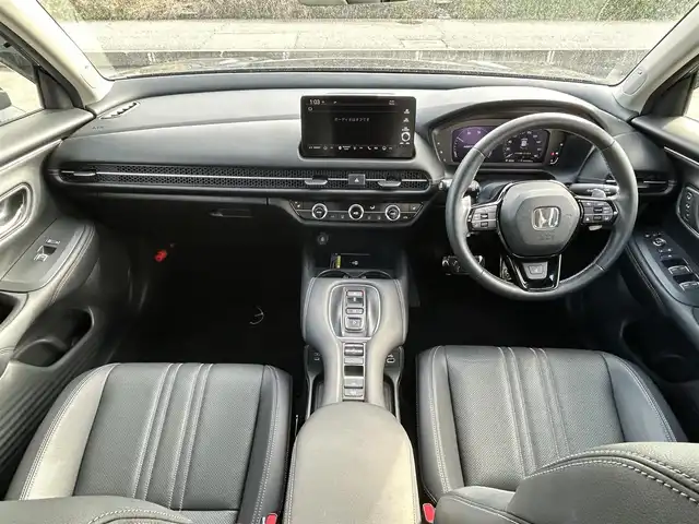 ホンダ ＺＲ－Ｖ ハイブリッド e:HEV Z 富山県 2022(令4)年 2万km クリスタルブラックパール 4WD/純正SDナビ/(AM/FM/BT/USB)/フルセグTV/カメラ(バック、全方位)/Honda CONNECT/BOSEサウンド/ブラインドスポットモニター/ワイヤレス充電器/レーダークルーズコントロール/衝突軽減システム/レーンキープアシスト/オートマチックハイビーム/コーナーセンサー/ダウンヒルアシストコントロール/後退出庫サポート/パドルシフト/ETC2.0/ドライブレコーダー　前後/シートヒーター　運転席+助手席/パワーシート　運転席+助手席/レザーシート/電動リアゲート/純正AW/フロアマット純正/スマートキー×2/取扱説明書/保証書
