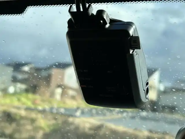 ホンダ ＺＲ－Ｖ ハイブリッド e:HEV Z 富山県 2022(令4)年 2万km クリスタルブラックパール 4WD/純正SDナビ/(AM/FM/BT/USB)/フルセグTV/カメラ(バック、全方位)/Honda CONNECT/BOSEサウンド/ブラインドスポットモニター/ワイヤレス充電器/レーダークルーズコントロール/衝突軽減システム/レーンキープアシスト/オートマチックハイビーム/コーナーセンサー/ダウンヒルアシストコントロール/後退出庫サポート/パドルシフト/ETC2.0/ドライブレコーダー　前後/シートヒーター　運転席+助手席/パワーシート　運転席+助手席/レザーシート/電動リアゲート/純正AW/フロアマット純正/スマートキー×2/取扱説明書/保証書