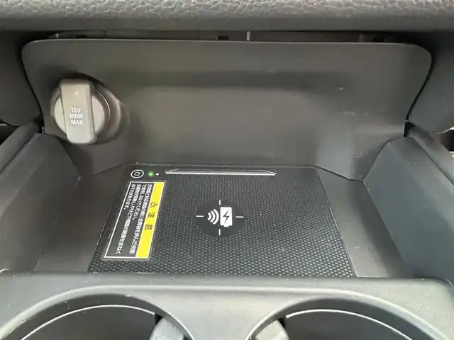 ホンダ ＺＲ－Ｖ ハイブリッド e:HEV Z 富山県 2022(令4)年 2万km クリスタルブラックパール 4WD/純正SDナビ/(AM/FM/BT/USB)/フルセグTV/カメラ(バック、全方位)/Honda CONNECT/BOSEサウンド/ブラインドスポットモニター/ワイヤレス充電器/レーダークルーズコントロール/衝突軽減システム/レーンキープアシスト/オートマチックハイビーム/コーナーセンサー/ダウンヒルアシストコントロール/後退出庫サポート/パドルシフト/ETC2.0/ドライブレコーダー　前後/シートヒーター　運転席+助手席/パワーシート　運転席+助手席/レザーシート/電動リアゲート/純正AW/フロアマット純正/スマートキー×2/取扱説明書/保証書