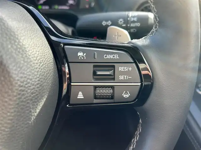 ホンダ ＺＲ－Ｖ ハイブリッド e:HEV Z 富山県 2022(令4)年 2万km クリスタルブラックパール 4WD/純正SDナビ/(AM/FM/BT/USB)/フルセグTV/カメラ(バック、全方位)/Honda CONNECT/BOSEサウンド/ブラインドスポットモニター/ワイヤレス充電器/レーダークルーズコントロール/衝突軽減システム/レーンキープアシスト/オートマチックハイビーム/コーナーセンサー/ダウンヒルアシストコントロール/後退出庫サポート/パドルシフト/ETC2.0/ドライブレコーダー　前後/シートヒーター　運転席+助手席/パワーシート　運転席+助手席/レザーシート/電動リアゲート/純正AW/フロアマット純正/スマートキー×2/取扱説明書/保証書