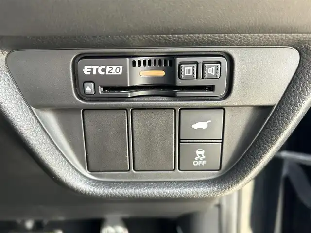 ホンダ ＺＲ－Ｖ ハイブリッド e:HEV Z 富山県 2022(令4)年 2万km クリスタルブラックパール 4WD/純正SDナビ/(AM/FM/BT/USB)/フルセグTV/カメラ(バック、全方位)/Honda CONNECT/BOSEサウンド/ブラインドスポットモニター/ワイヤレス充電器/レーダークルーズコントロール/衝突軽減システム/レーンキープアシスト/オートマチックハイビーム/コーナーセンサー/ダウンヒルアシストコントロール/後退出庫サポート/パドルシフト/ETC2.0/ドライブレコーダー　前後/シートヒーター　運転席+助手席/パワーシート　運転席+助手席/レザーシート/電動リアゲート/純正AW/フロアマット純正/スマートキー×2/取扱説明書/保証書