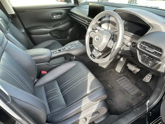 ホンダ ＺＲ－Ｖ ハイブリッド e:HEV Z 富山県 2022(令4)年 2万km クリスタルブラックパール 4WD/純正SDナビ/(AM/FM/BT/USB)/フルセグTV/カメラ(バック、全方位)/Honda CONNECT/BOSEサウンド/ブラインドスポットモニター/ワイヤレス充電器/レーダークルーズコントロール/衝突軽減システム/レーンキープアシスト/オートマチックハイビーム/コーナーセンサー/ダウンヒルアシストコントロール/後退出庫サポート/パドルシフト/ETC2.0/ドライブレコーダー　前後/シートヒーター　運転席+助手席/パワーシート　運転席+助手席/レザーシート/電動リアゲート/純正AW/フロアマット純正/スマートキー×2/取扱説明書/保証書