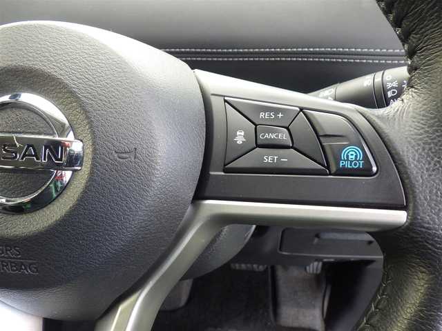 日産 セレナ ハイウェイスター G 千葉県 2016(平28)年 4万km ダイヤモンドブラック エマージェンシーブレーキ/プロパイロット/インテリジェントクルーズコントロール/インテリジェントルームミラー/ハンスフリー両側パワースライドドア/社外SDナビ/地デジTV/【DVD/CD再生機能　Bluetooth接続】/アラウンドビューモニター/ドライブレコーダー/ETC（2.0）/LEDヘッドライト/コーナーセンサー/純正16インチアルミホイル/サイド/カーテンエアバッグ/インテリジェントキー