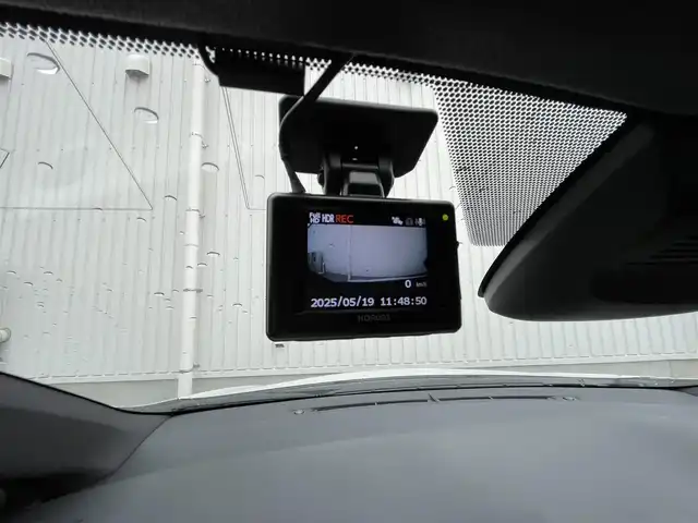 トヨタ オーリスハイブリッド Gパッケージ 群馬県 2016(平28)年 4.8万km ホワイトパールクリスタルシャイン 純正SDナビ/(DVD/CD/FM/AM/SD/フルセグTV/Bluetooth)/プリクラッシュ/レーンディパーチャーアラート/先行車発進告知機能/車両接近通報装置/モデリスタエアロ/純正自動防眩ミラー/ドライブレコーダー/クルーズコントロール/前席シートヒーター/ビルトインETC/ドライブモード切替（EV/ECO/PWR）/ALL AUTOウインドウ/ハーフレザーシート/ドアバイザー/バックカメラ/フォグランプ