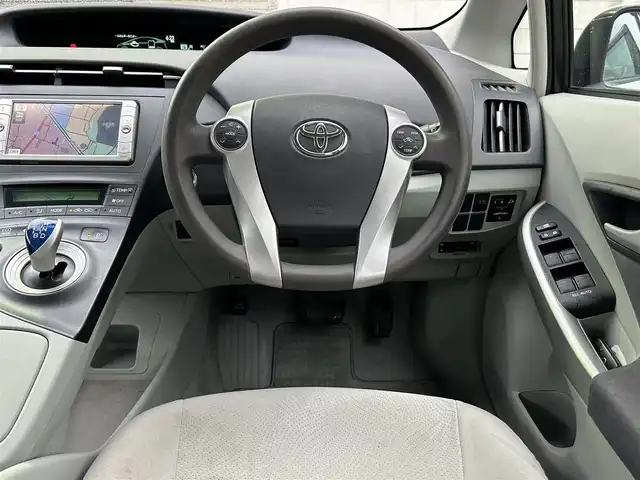トヨタ プリウス S 福岡県 2010(平22)年 8.2万km ホワイトパールクリスタルシャイン ワンオーナー/純正メモリナビ/　（AM/FM/CD/DVD/ワンセグTV）/バックカメラ/オートライト/ビルトインETC/ドアバイザー/純正フロアマット/電格ウインカーミラー/プッシュスタート/ISOFIX/盗難防止装置/電源ソケット×1/スペアキー×1/保証書/取扱説明書/ナビ取扱説明書