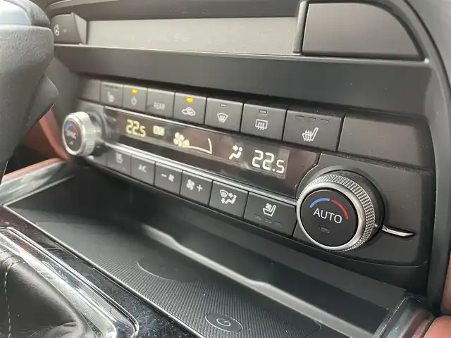 マツダ ＣＸ－８ XD エクスクルーシブモード 千葉県 2021(令3)年 3.9万km チタニウムフラッシュマイカ レザーシート/360°カメラ/BOSEプレミアムサウンド/純正マツダコネクトナビ/・Bluetooth/フルセグTV/前席パワーシート/1列目2列目シートヒーター/前席シートベンチレーション/パワーバックドア/レーンキープアシスト/アダプティブクルーズコントロール/ブラインドスポットモニター/スマートキー/前後コーナーセンサー/ヘッドアップディスプレイ/パドルシフト/純正19インチアルミホイール/置くだけ充電/純正アダプティブLEDヘッドライト/フォグランプ/本革巻ステアリング/社外ETC2.0/ドアバイザー/サイド＆カーテンエアバッグ/新車保証書＆取扱説明書
