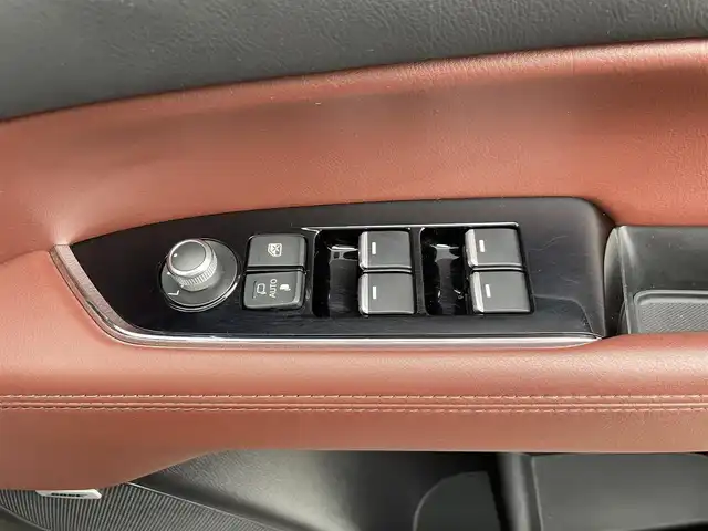 マツダ ＣＸ－８ XD エクスクルーシブモード 千葉県 2021(令3)年 3.9万km チタニウムフラッシュマイカ レザーシート/360°カメラ/BOSEプレミアムサウンド/純正マツダコネクトナビ/・Bluetooth/フルセグTV/前席パワーシート/1列目2列目シートヒーター/前席シートベンチレーション/パワーバックドア/レーンキープアシスト/アダプティブクルーズコントロール/ブラインドスポットモニター/スマートキー/前後コーナーセンサー/ヘッドアップディスプレイ/パドルシフト/純正19インチアルミホイール/置くだけ充電/純正アダプティブLEDヘッドライト/フォグランプ/本革巻ステアリング/社外ETC2.0/ドアバイザー/サイド＆カーテンエアバッグ/新車保証書＆取扱説明書