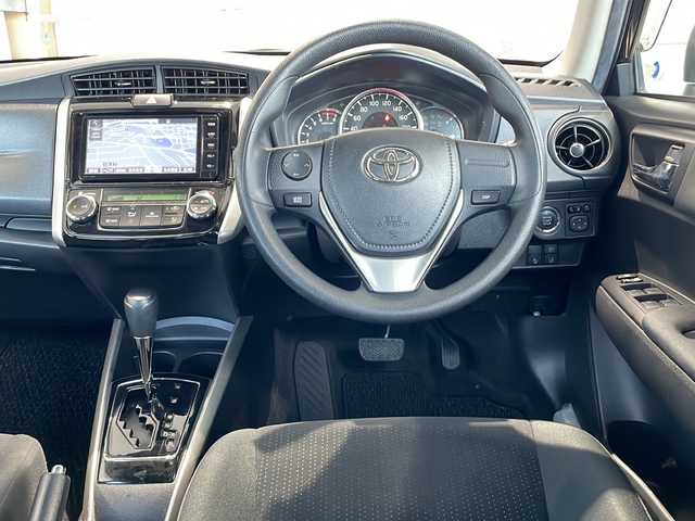 トヨタ カローラ フィールダー 1．5G 富山県 2016(平28)年 3.9万km ブラックマイカ 禁煙車/４ＷＤ/純正ナビ/フルセグ/ＢＴ・ＣＤ・ＤＶＤ/バックカメラ/レーンキープアシスト/衝突軽減ブレーキ/純正フロアマット/純正ＡＷ/ルーフレール/プッシュスタート/スマートキー/スペアタイヤ
