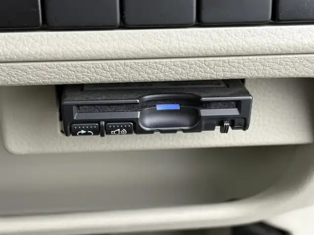 スズキ ラパン L 大分県 2017(平29)年 7.3万km アーバンブラウンパールメタリック ・ナビ(CD/DVD/SD/BT)/・ワンセグテレビ/・衝突被害軽減ブレーキ/・ETC/・ドライブレコーダー/・運転席シートヒーター/・スマートキー/・プッシュスタート/・フロアマット/・ドアバイザー/・電格ミラー/・アイドリングストップ