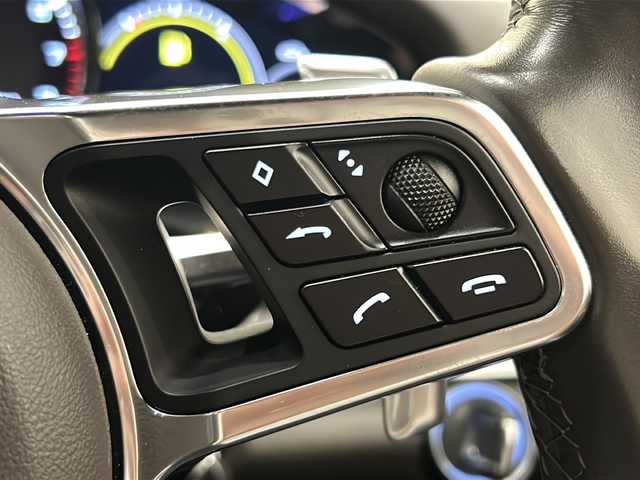 ポルシェ パナメーラ 4S 新潟県 2017(平29)年 4.6万km ジェットブラック スポーツエグゾーストシステム/・スポーツテールパイプ（シルバー）/ポルシェアクティブサスペンション/エントリードライブ/サラウンドアシスト/レーンキープアシスト/レーンチェンジアシスト/パーキングアシスト/パークディスタンコントロール/LEDマトリックスヘッドライト/ハイビームアシスト/ブラックレザー/シートヒーター（全席）/純正HDDナビ/・Bluetooth/ラジオ/AUX/BOSEサウンドシステム/リアビューカメラ/ドライブレコーダー/ETC2.0/クルーズコントロール/パドルシフト/純正20インチアルミホイール/純正フロアマット/ISOFIX