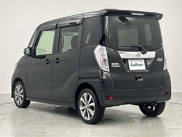 日産 デイズ ルークス ハイウェイスターターボ 茨城県 2014(平26)年 5.8万km ブラック 社外ナビ　/全周囲カメラ　/両側パワースライドドア/衝突軽減ブレーキ　/踏み間違い衝突防止装置　/プッシュスタート　/スマートキー　/ステアリングスイッチ　/デジタルインナーミラー　/純正１５インチアルミホイール　/禁煙車