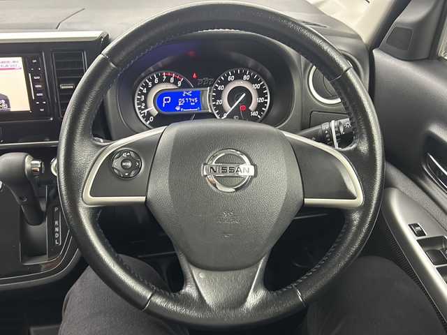 日産 デイズ ルークス ハイウェイスターターボ 茨城県 2014(平26)年 5.8万km ブラック 社外ナビ　/全周囲カメラ　/両側パワースライドドア/衝突軽減ブレーキ　/踏み間違い衝突防止装置　/プッシュスタート　/スマートキー　/ステアリングスイッチ　/デジタルインナーミラー　/純正１５インチアルミホイール　/禁煙車