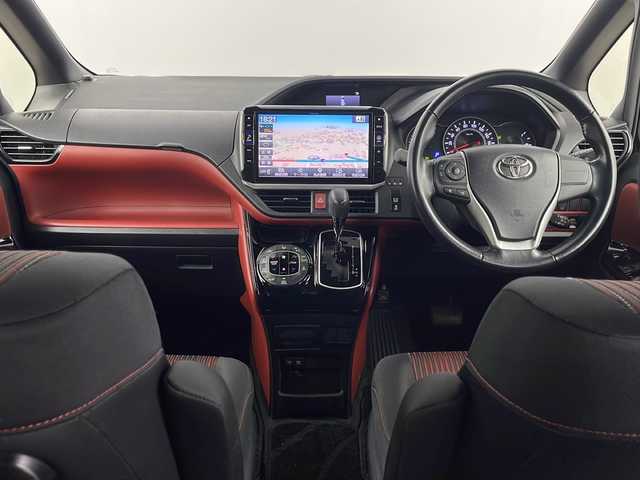 トヨタ ヴォクシー ZS 大分県 2017(平29)年 3.5万km ブラック 後席モニター　/アルパイン11型ナビ/　AM/FM/CD/DVD/BT/HDMI/フルセグTV　/バックカメラ　/前後ドライブレコーダー　/クルーズコントロール　/オートマティックハイビーム　/衝突軽減システム　/レーンキープアシスト　/純正アルミホイール　/ＬＥＤヘッドライト/ドアバイザー/ロールサンシェード