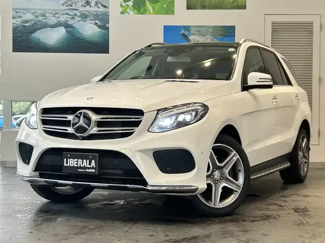 メルセデス・ベンツ ＧＬＥ３５０ｄ 4MATIC スポーツ 大阪府 2017(平29)年 5.7万km ポーラホワイト レーダーセーフティP/パノラマサンルーフ/HarmanKardon/黒革/メモリ付きパワーシート/シートヒーター/ACC/純正ナビ/TV/360度カメラ/applecarplay/純正20インチAW/LEDヘッドライト/電動リアゲート/クリアランスソナー/ブラインドスポット/ルーフレール/ETC/ドラレコ/パドルシフト