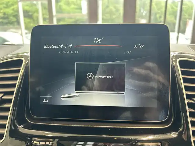 メルセデス・ベンツ ＧＬＥ３５０ｄ 4MATIC スポーツ 大阪府 2017(平29)年 5.7万km ポーラホワイト レーダーセーフティP/パノラマサンルーフ/HarmanKardon/黒革/メモリ付きパワーシート/シートヒーター/ACC/純正ナビ/TV/360度カメラ/applecarplay/純正20インチAW/LEDヘッドライト/電動リアゲート/クリアランスソナー/ブラインドスポット/ルーフレール/ETC/ドラレコ/パドルシフト