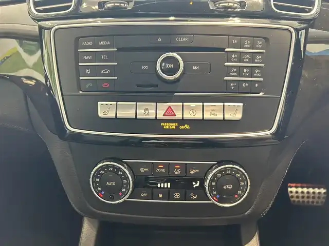 メルセデス・ベンツ ＧＬＥ３５０ｄ 4MATIC スポーツ 大阪府 2017(平29)年 5.7万km ポーラホワイト レーダーセーフティP/パノラマサンルーフ/HarmanKardon/黒革/メモリ付きパワーシート/シートヒーター/ACC/純正ナビ/TV/360度カメラ/applecarplay/純正20インチAW/LEDヘッドライト/電動リアゲート/クリアランスソナー/ブラインドスポット/ルーフレール/ETC/ドラレコ/パドルシフト