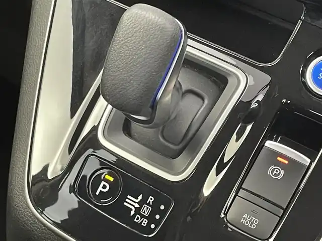 日産 セレナ e－パワー ハイウェイスター V 埼玉県 2020(令2)年 7.4万km ダイヤモンドブラック 純正ナビ　３６０度ビューモニター　ＢＳＭ　ＥＴＣ　スマートシティブレーキ　クルーズコントロール　純正アルミホイール　コーナーセンサー　スマートキー　オートライト　ＬＥＤヘッドライト　地デジフルセグ