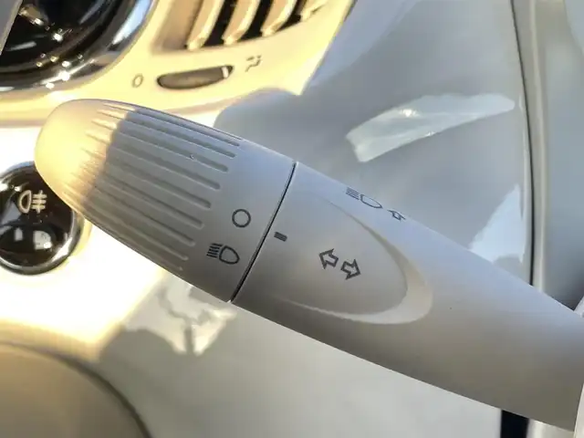 フィアット ５００ スーパーポップ 10thアニバーサリ 三重県 2017(平29)年 3.5万km ボサノバホワイト カロッツェリアナビ　/フルセグＴＶ　/ＥＴＣ　/社外１４インチアルミ　/ドライブレコーダー　/１０ｔｈ専用バッチ　/ＤＶＤ再生　/ＬＥＤデイライト　/ハロゲンヘッドライト　/Ｂｌｕｅｔｏｏｔｈ　/スペアキー　/取扱説明書