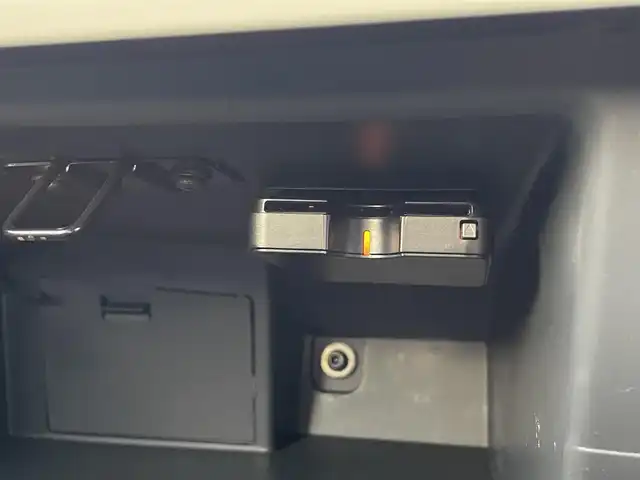 フィアット ５００ スーパーポップ 10thアニバーサリ 三重県 2017(平29)年 3.5万km ボサノバホワイト カロッツェリアナビ　/フルセグＴＶ　/ＥＴＣ　/社外１４インチアルミ　/ドライブレコーダー　/１０ｔｈ専用バッチ　/ＤＶＤ再生　/ＬＥＤデイライト　/ハロゲンヘッドライト　/Ｂｌｕｅｔｏｏｔｈ　/スペアキー　/取扱説明書