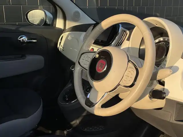 フィアット ５００ スーパーポップ 10thアニバーサリ 三重県 2017(平29)年 3.5万km ボサノバホワイト カロッツェリアナビ　/フルセグＴＶ　/ＥＴＣ　/社外１４インチアルミ　/ドライブレコーダー　/１０ｔｈ専用バッチ　/ＤＶＤ再生　/ＬＥＤデイライト　/ハロゲンヘッドライト　/Ｂｌｕｅｔｏｏｔｈ　/スペアキー　/取扱説明書