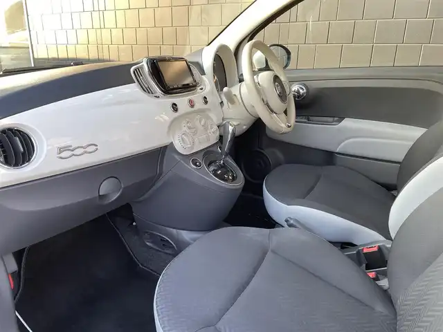 フィアット ５００ スーパーポップ 10thアニバーサリ 三重県 2017(平29)年 3.5万km ボサノバホワイト カロッツェリアナビ　/フルセグＴＶ　/ＥＴＣ　/社外１４インチアルミ　/ドライブレコーダー　/１０ｔｈ専用バッチ　/ＤＶＤ再生　/ＬＥＤデイライト　/ハロゲンヘッドライト　/Ｂｌｕｅｔｏｏｔｈ　/スペアキー　/取扱説明書