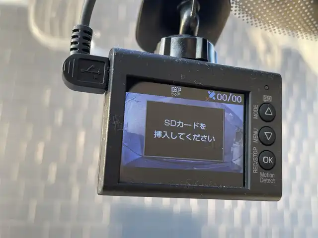 フィアット ５００ スーパーポップ 10thアニバーサリ 三重県 2017(平29)年 3.5万km ボサノバホワイト カロッツェリアナビ　/フルセグＴＶ　/ＥＴＣ　/社外１４インチアルミ　/ドライブレコーダー　/１０ｔｈ専用バッチ　/ＤＶＤ再生　/ＬＥＤデイライト　/ハロゲンヘッドライト　/Ｂｌｕｅｔｏｏｔｈ　/スペアキー　/取扱説明書