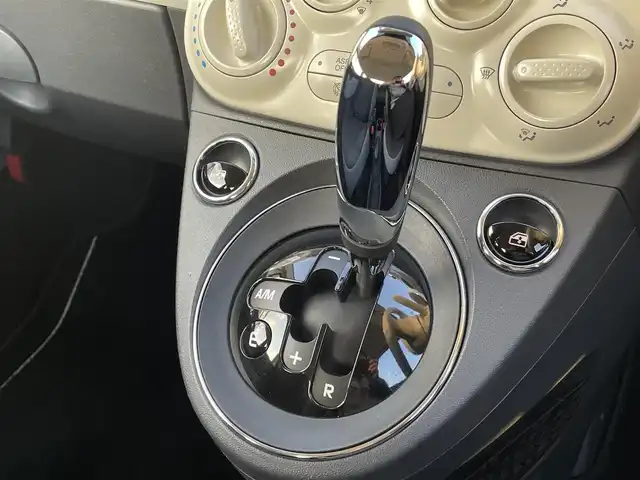 フィアット ５００ スーパーポップ 10thアニバーサリ 三重県 2017(平29)年 3.5万km ボサノバホワイト カロッツェリアナビ　/フルセグＴＶ　/ＥＴＣ　/社外１４インチアルミ　/ドライブレコーダー　/１０ｔｈ専用バッチ　/ＤＶＤ再生　/ＬＥＤデイライト　/ハロゲンヘッドライト　/Ｂｌｕｅｔｏｏｔｈ　/スペアキー　/取扱説明書