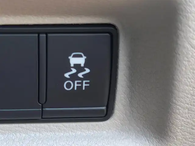 日産 スカイライン GT タイプSP 愛知県 2020(令2)年 1.8万km ダークメタルグレー ワンオーナー/純正8型ナビ/フルセグTV/アラウンドビューモニター/ビルトインETC2.0/ドライブレコーダー/レーダークルーズコントロール/フロント/バックソナー/全方位運転支援システム/・エマージェンシーブレーキ/・車線逸脱防止支援システム/・踏み間違い衝突防止アシスト/・後側方衝突防止支援システム/・後側方車両検知警報/ツインターボ/ステアリング連動LEDヘッドランプ/LEDフロントフォグランプ/革巻きステアリング/パドルシフト/ベージュ革シート/前席パワーシート/シートヒーター/純正19インチアルミホイール/ローダウン/HKS車高調/スマートキー/プッシュエンジンスターター/禁煙車