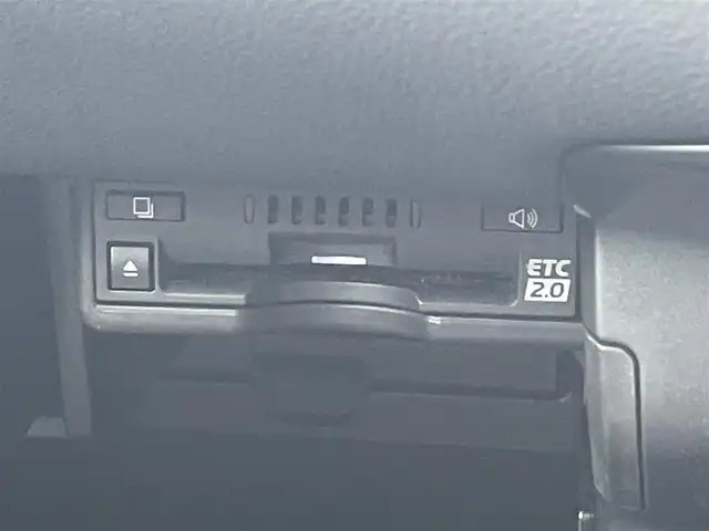 レクサス ＵＸ 250h バージョンC 滋賀県 2019(平31)年 6万km ソニックチタニウム 純正10型ナビ/（BT/CD/DVD/USB/Miracast/フルセグ）/バックカメラ/パワーシート/シートヒーター/ステアリングヒーター/ETC2.0/衝突被害軽減ブレーキ/レーダークルーズコントロール/オートハイビーム/クリアランスソナー/MT付AT/電子パーキング/オートホールド/LEDヘッドライト/電動テレスコチルト