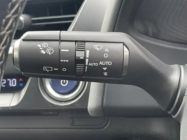 レクサス ＵＸ 250h バージョンC 滋賀県 2019(平31)年 6万km ソニックチタニウム 純正10型ナビ/（BT/CD/DVD/USB/Miracast/フルセグ）/バックカメラ/パワーシート/シートヒーター/ステアリングヒーター/ETC2.0/衝突被害軽減ブレーキ/レーダークルーズコントロール/オートハイビーム/クリアランスソナー/MT付AT/電子パーキング/オートホールド/LEDヘッドライト/電動テレスコチルト