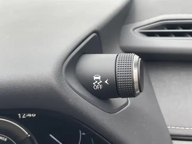 レクサス ＵＸ 250h バージョンC 滋賀県 2019(平31)年 6万km ソニックチタニウム 純正10型ナビ/（BT/CD/DVD/USB/Miracast/フルセグ）/バックカメラ/パワーシート/シートヒーター/ステアリングヒーター/ETC2.0/衝突被害軽減ブレーキ/レーダークルーズコントロール/オートハイビーム/クリアランスソナー/MT付AT/電子パーキング/オートホールド/LEDヘッドライト/電動テレスコチルト