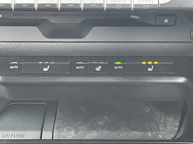 レクサス ＵＸ 250h バージョンC 滋賀県 2019(平31)年 6万km ソニックチタニウム 純正10型ナビ/（BT/CD/DVD/USB/Miracast/フルセグ）/バックカメラ/パワーシート/シートヒーター/ステアリングヒーター/ETC2.0/衝突被害軽減ブレーキ/レーダークルーズコントロール/オートハイビーム/クリアランスソナー/MT付AT/電子パーキング/オートホールド/LEDヘッドライト/電動テレスコチルト