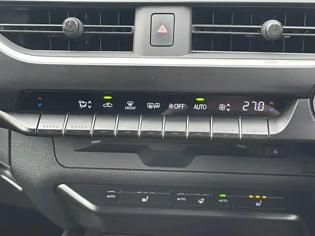 レクサス ＵＸ 250h バージョンC 滋賀県 2019(平31)年 6万km ソニックチタニウム 純正10型ナビ/（BT/CD/DVD/USB/Miracast/フルセグ）/バックカメラ/パワーシート/シートヒーター/ステアリングヒーター/ETC2.0/衝突被害軽減ブレーキ/レーダークルーズコントロール/オートハイビーム/クリアランスソナー/MT付AT/電子パーキング/オートホールド/LEDヘッドライト/電動テレスコチルト