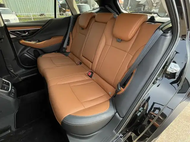 スバル アウトバック リミテッドEX 道央・札幌 2023(令5)年 2.8万km クリスタルブラックシリカ ４WD/ワンオーナー/ハーマンガードンサウンドシステム/純正メーカーナビ/AM/FM/BT/フルセグ/衝突被害軽減ブレーキ/横滑り防止装置/レーダークルーズコントロール/レーンキープアシスト/リヤパーキングセンサー/SRH/XMODE/SI-DRIVE/バック/サイド/フロントカメラ/ビルトインETC/ドライブレコーダー/アイドリングストップ/パワーバックドア/前席パワーシート/全席シートヒーター/前席エアシート/D席メモリーシート/オレンジ×ブラックレザーシート/革巻きステアリング/ステアリングリモコン/パドルシフト/ハンドルヒーター/電動格納ミラー/オートブレーキホールド/プッシュスタート/スマートキー/LEDヘッドライト/オートライト/フォグランプ/電動格納ミラー/ウィンカーミラー/純正フロアマット