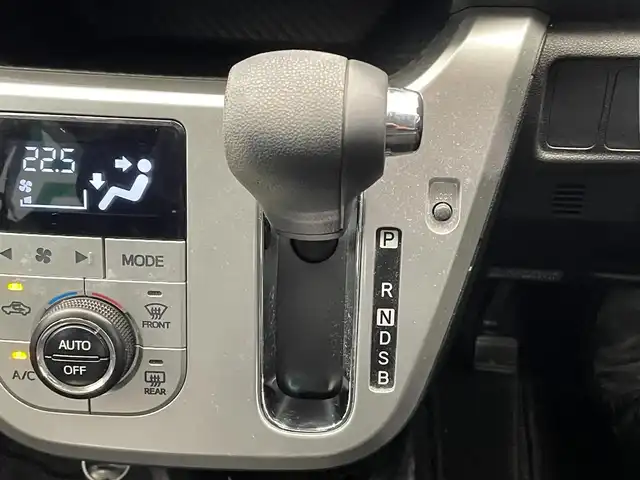ダイハツ キャスト アクティバ X SAⅡ 鹿児島県 2016(平28)年 4.5万km シャイニングレッド 禁煙車/社外ナビ/（iPod/USB/CD・DVD/ワンセグ/AM・FM/BT）/スマートスマートII/・衝突被害軽減ブレーキ機能/・車線逸脱警報機能/・前後誤発進抑制機能/・先行車発進お知らせ機能/ETC/ヘッドライトレベライザー/社外フロアマット/純正ドアバイザー/電格ミラー/オートライト/プッシュスタート/スマートキー