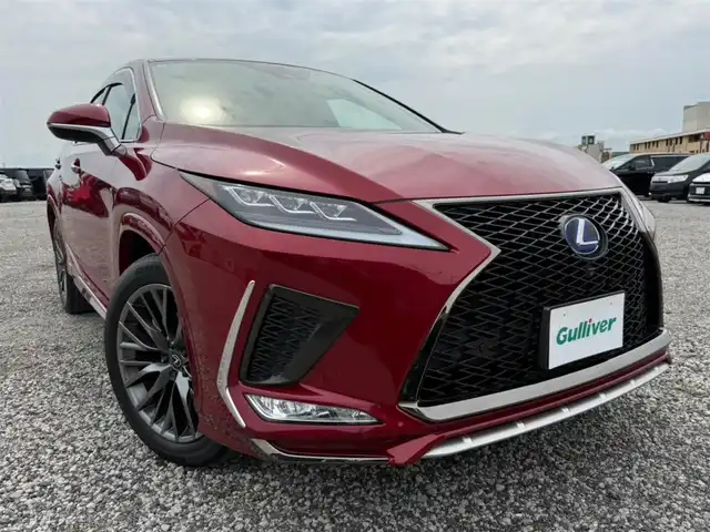 レクサス ＲＸ 450h Fスポーツ 香川県 2020(令2)年 5万km レッドマイカクリスタルシャイン 純正12.3型ナビ/　(Blu-ray/AppleCarPlay、AndroidAuto対応)/フルセグTV/パワーバックドア/パノラミックビューモニター/ビルトインETC2.0/ドライブレコーダー/レーダークルーズコントロール/クリアランスソナー/セーフティシステムプラス/・プリクラッシュセーフティ/・レーントレーシングアシスト/・オートマチックハイビーム/・ロードサインアシスト/・先行車発進告知機能/角型3眼LEDヘッドランプ/本革巻きステアリング/ステアリングヒーター/パドルシフト/フレアレッド革シート/前席スポーツシート/前席パワーシート/前席コンフォータブルエアシート/運転席ポジションメモリー/純正20インチアルミホイール/スマートエントリー/スタートシステム/禁煙車