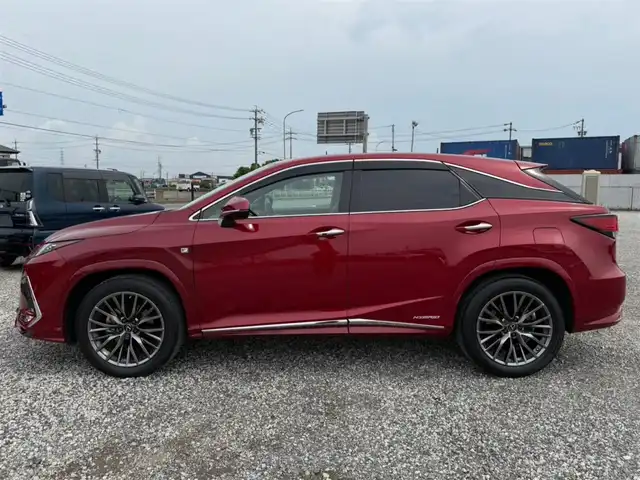 レクサス ＲＸ 450h Fスポーツ 香川県 2020(令2)年 5万km レッドマイカクリスタルシャイン 純正12.3型ナビ/　(Blu-ray/AppleCarPlay、AndroidAuto対応)/フルセグTV/パワーバックドア/パノラミックビューモニター/ビルトインETC2.0/ドライブレコーダー/レーダークルーズコントロール/クリアランスソナー/セーフティシステムプラス/・プリクラッシュセーフティ/・レーントレーシングアシスト/・オートマチックハイビーム/・ロードサインアシスト/・先行車発進告知機能/角型3眼LEDヘッドランプ/本革巻きステアリング/ステアリングヒーター/パドルシフト/フレアレッド革シート/前席スポーツシート/前席パワーシート/前席コンフォータブルエアシート/運転席ポジションメモリー/純正20インチアルミホイール/スマートエントリー/スタートシステム/禁煙車