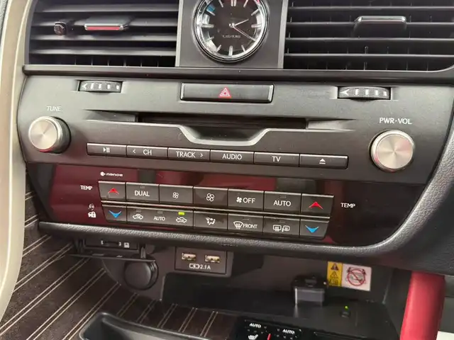 レクサス ＲＸ 450h Fスポーツ 香川県 2020(令2)年 5万km レッドマイカクリスタルシャイン 純正12.3型ナビ/　(Blu-ray/AppleCarPlay、AndroidAuto対応)/フルセグTV/パワーバックドア/パノラミックビューモニター/ビルトインETC2.0/ドライブレコーダー/レーダークルーズコントロール/クリアランスソナー/セーフティシステムプラス/・プリクラッシュセーフティ/・レーントレーシングアシスト/・オートマチックハイビーム/・ロードサインアシスト/・先行車発進告知機能/角型3眼LEDヘッドランプ/本革巻きステアリング/ステアリングヒーター/パドルシフト/フレアレッド革シート/前席スポーツシート/前席パワーシート/前席コンフォータブルエアシート/運転席ポジションメモリー/純正20インチアルミホイール/スマートエントリー/スタートシステム/禁煙車