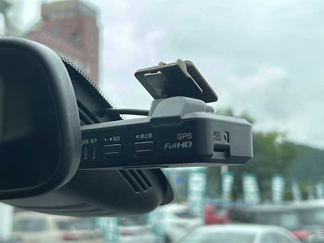 日産 セレナ ハイウェイスター プロパイロットED 京都府 2017(平29)年 5.8万km ダイヤモンドブラック 純正９インチナビ　Ｂｌｕｅｔｏｏｔｈオーディオ　フルセグ　ＤＶＤ再生　バックカメラ　後席フリップダウンモニター　エマージェンシーブレーキ　プロパイロット　ＬＥＤヘッドライト　両側パワースライドドア