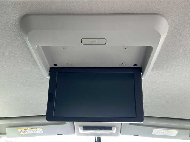 日産 セレナ ハイウェイスター プロパイロットED 京都府 2017(平29)年 5.8万km ダイヤモンドブラック 純正９インチナビ　Ｂｌｕｅｔｏｏｔｈオーディオ　フルセグ　ＤＶＤ再生　バックカメラ　後席フリップダウンモニター　エマージェンシーブレーキ　プロパイロット　ＬＥＤヘッドライト　両側パワースライドドア
