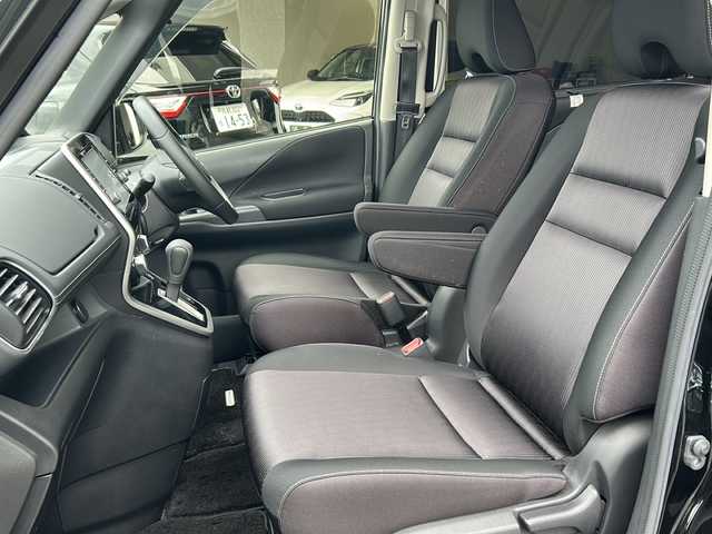 日産 セレナ ハイウェイスター プロパイロットED 京都府 2017(平29)年 5.8万km ダイヤモンドブラック 純正９インチナビ　Ｂｌｕｅｔｏｏｔｈオーディオ　フルセグ　ＤＶＤ再生　バックカメラ　後席フリップダウンモニター　エマージェンシーブレーキ　プロパイロット　ＬＥＤヘッドライト　両側パワースライドドア